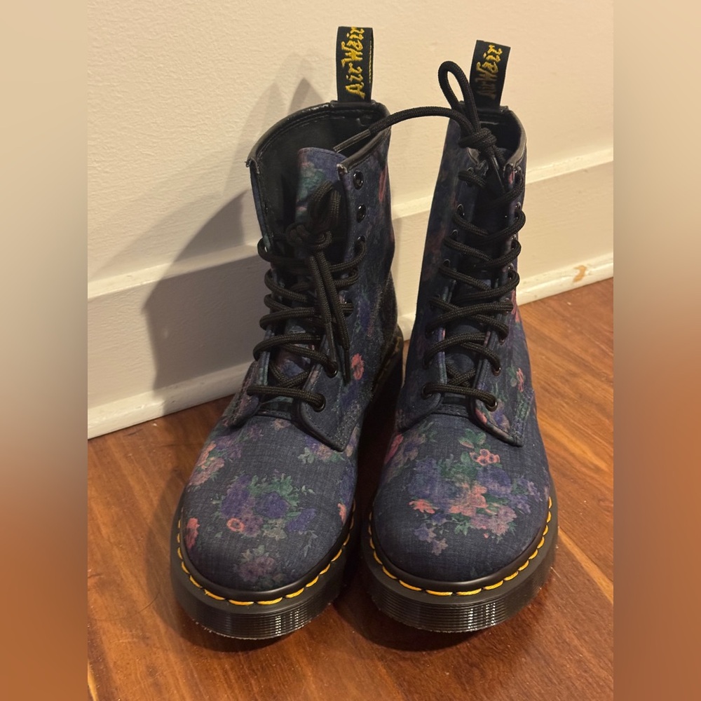Dr. Martens 1460 Airwairs Castel Denim Vintage Bouquet Canvas Lace Up Boot SZ6